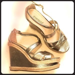 Shoe Dazzle Shaira style metallic platform wedges